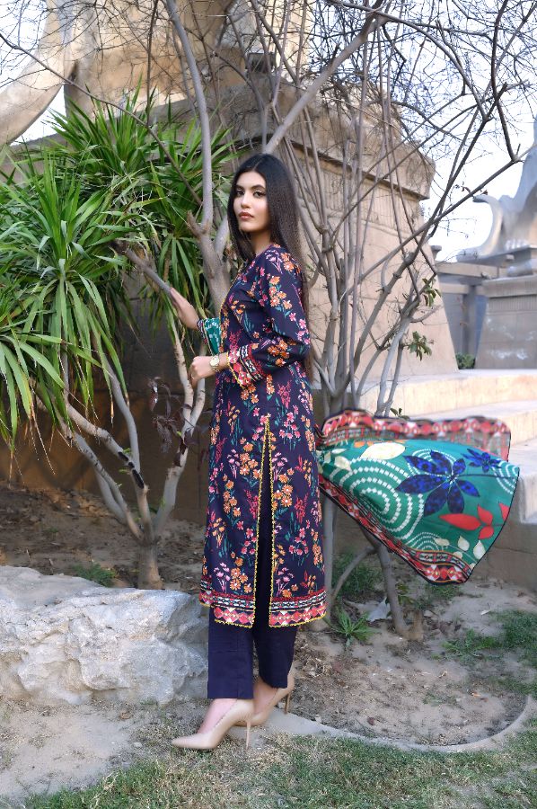 Floral Digital Printed Lawn 2744