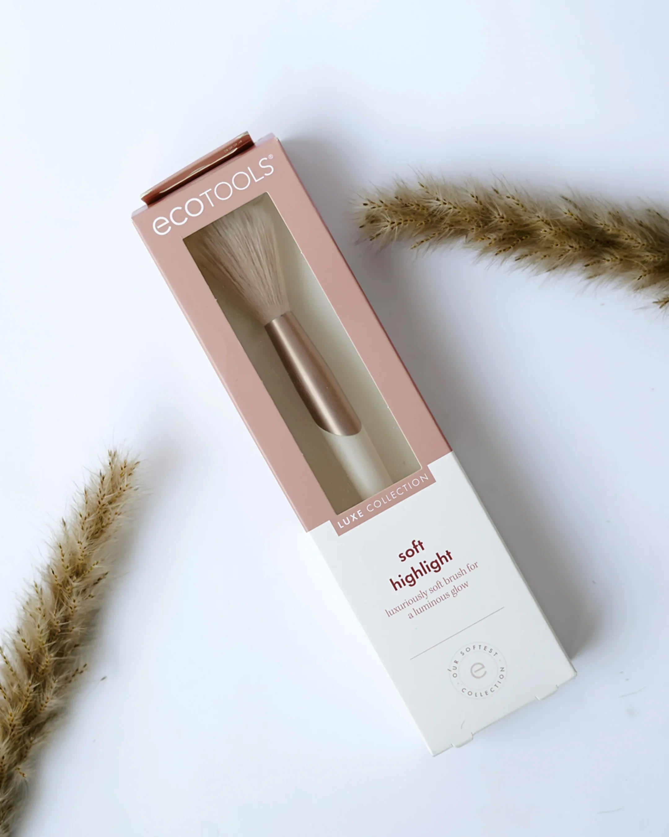 EcoTools #3224 Luxe Collection Soft Highlight Brush